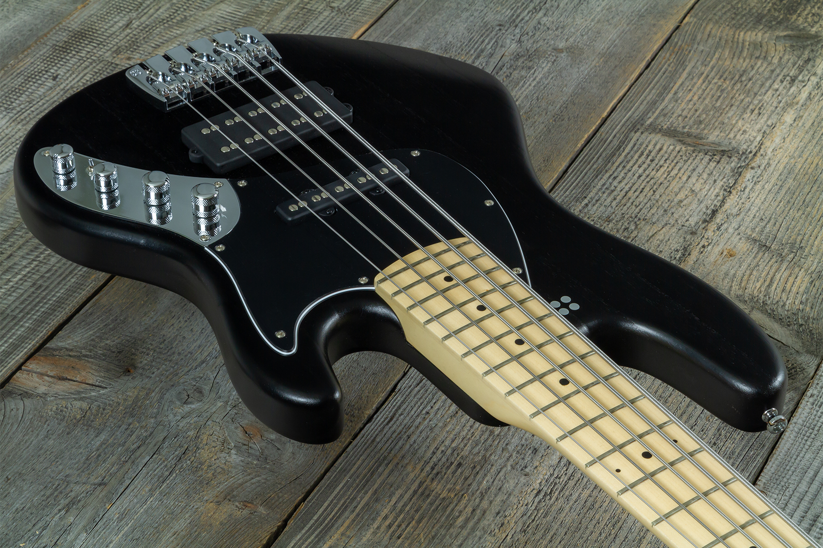 Sandberg California Tm5 Sl Superlight Black Dots Black Pckd 5c All Active Mn - Black Matt - Solidbody E-bass - Variation 4