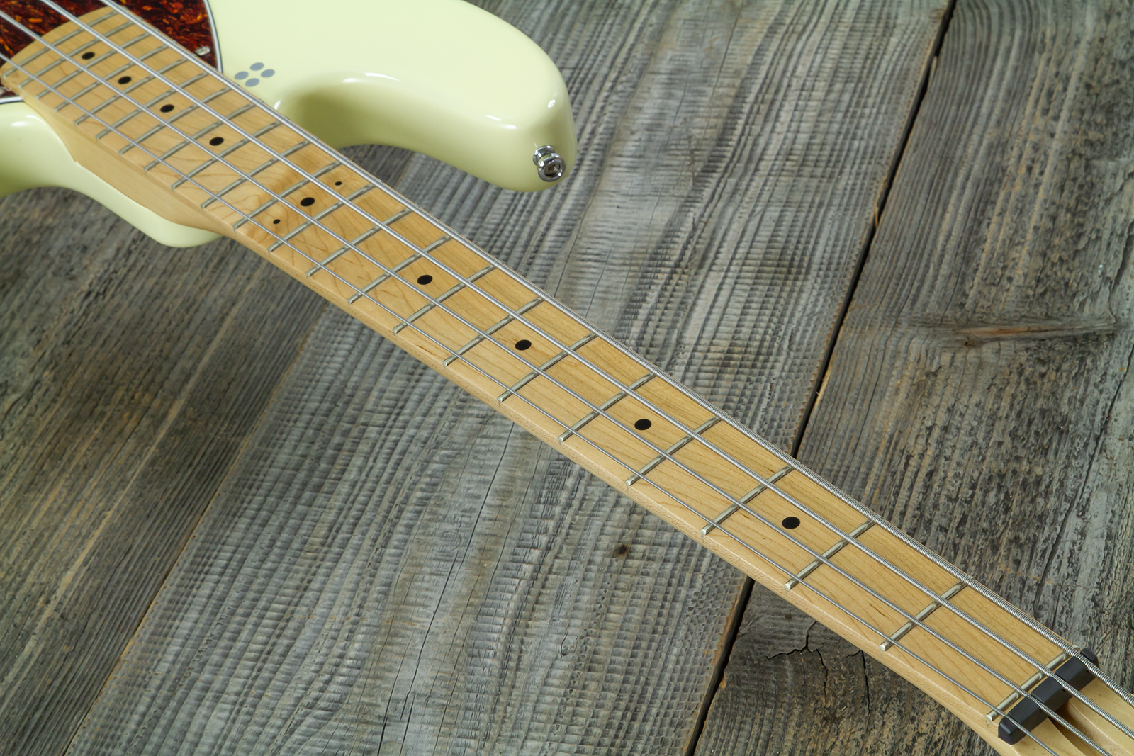 Sandberg California Tt Short Scale Active Mn - Highgloss Creme - Solidbody E-bass - Variation 5