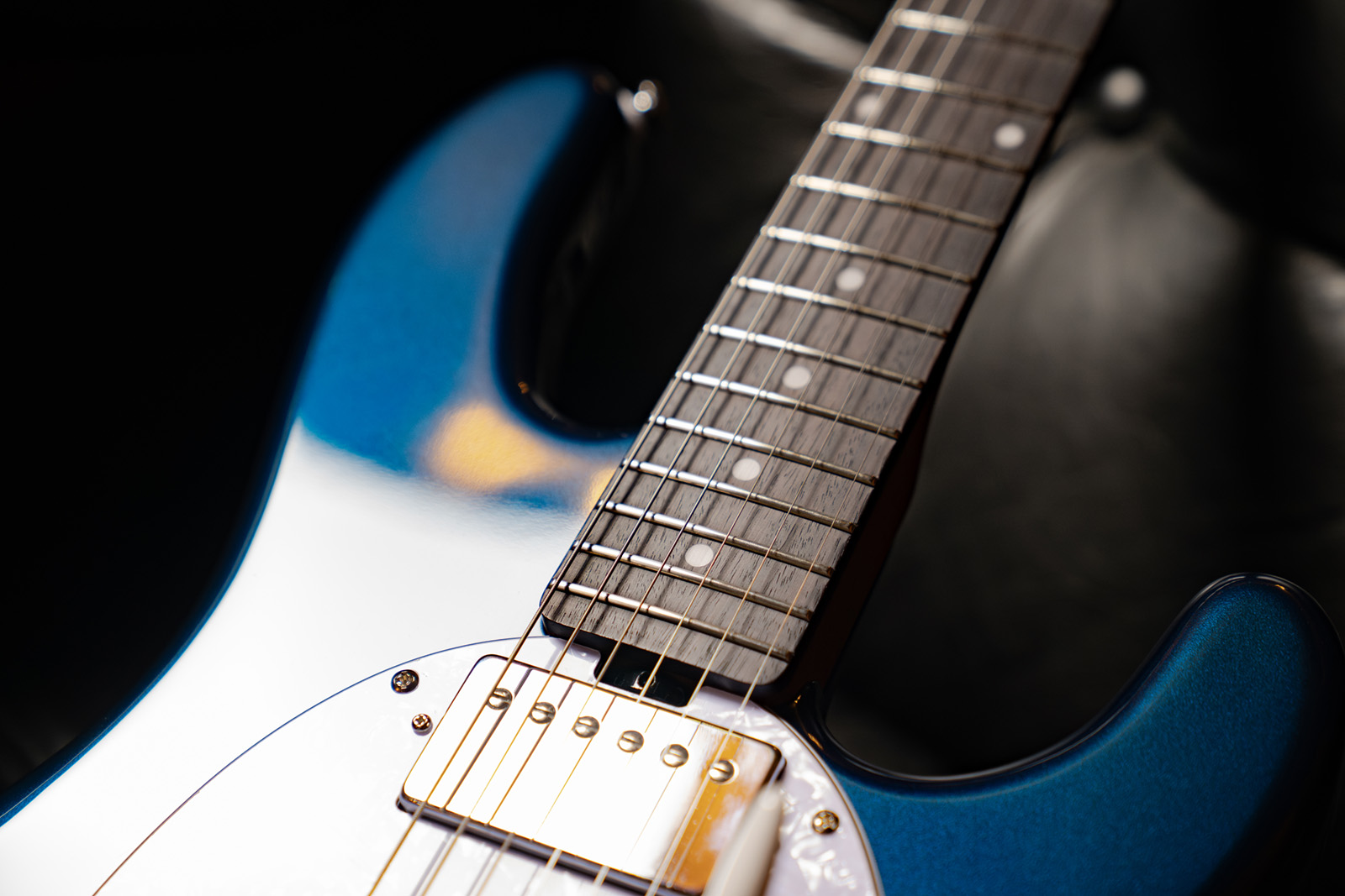 Sterling By Musicman Stingray Ii Trem Hh Rw - Blue Pearl - E-Gitarre in Str-Form - Variation 2