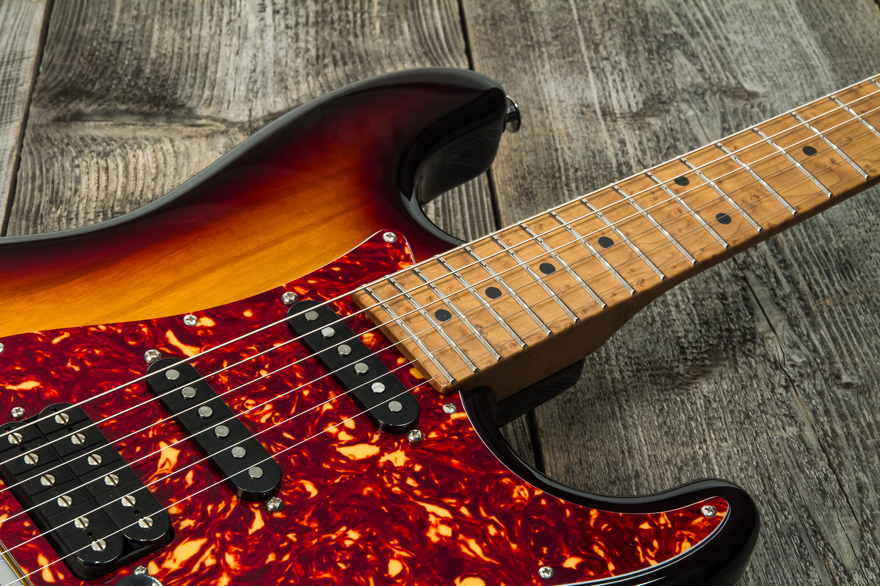 Suhr Classic S Paulownia 01-ltd-0021 Hss Trem Mn - 3 Tone Burst - E-Gitarre in Str-Form - Variation 4