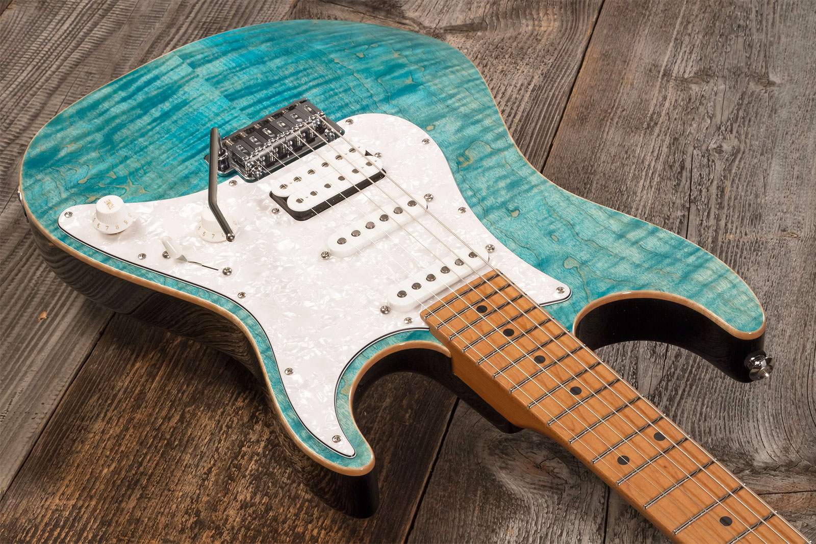 Suhr Standard Plus 01-stp-0041 Usa Hss Trem Mn #72737 - Bahama Blue - E-Gitarre in Str-Form - Variation 2