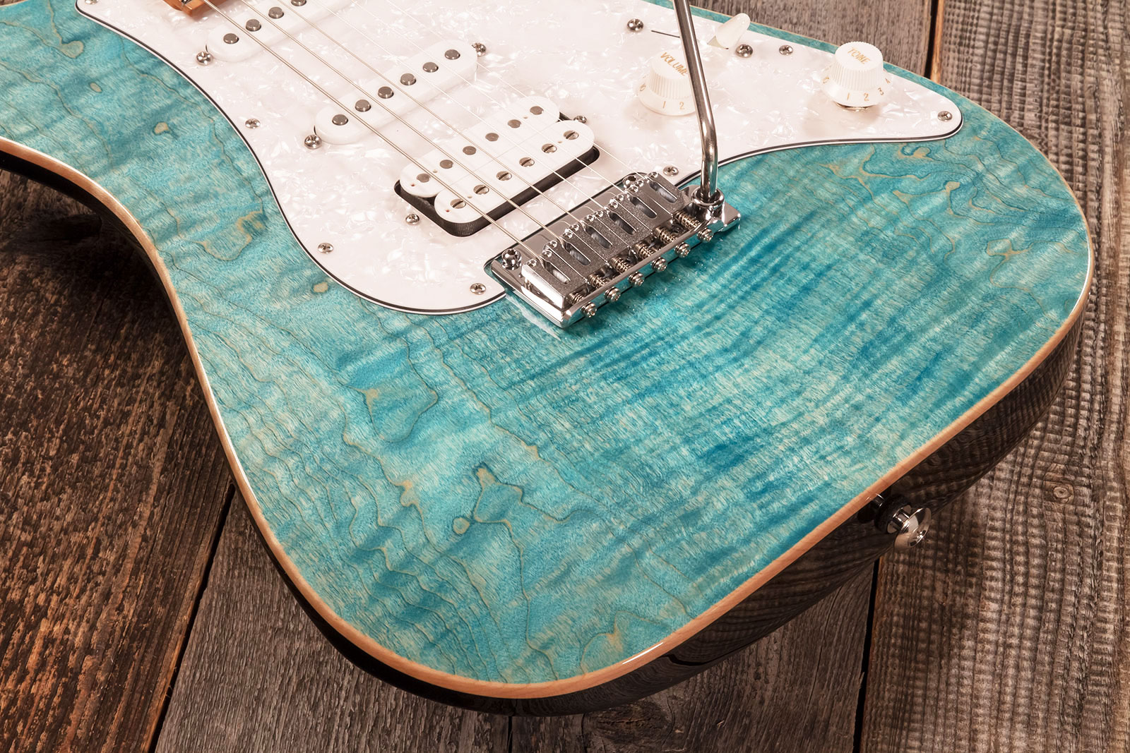 Suhr Standard Plus 01-stp-0041 Usa Hss Trem Mn #72737 - Bahama Blue - E-Gitarre in Str-Form - Variation 4