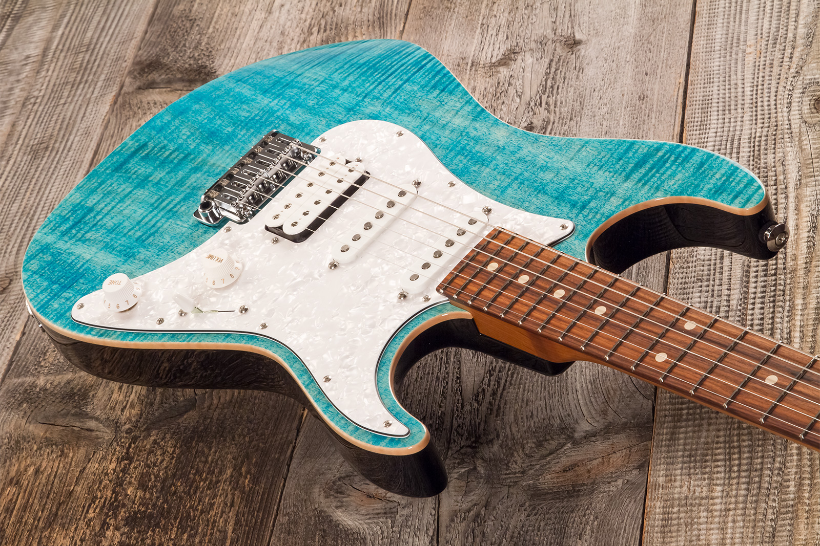 Suhr Standard Plus 01-stp-0042 Usa Hss Trem Pf #75671 - Bahama Blue - E-Gitarre in Str-Form - Variation 4