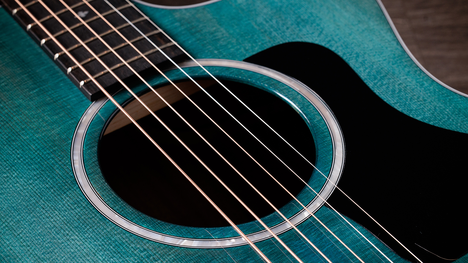 Taylor 214ce Plus Special Edition Grand Auditorium Cw Epicea Noyer Eb Es2 - Trans Blue - Folk-Gitarre - Variation 4
