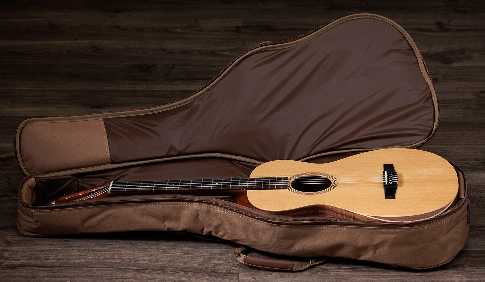 Taylor Academy 12-n 2024 Grand Concert Epicea Noyer Eb - Natural Matte - Konzertgitarren 4/4 - Variation 5