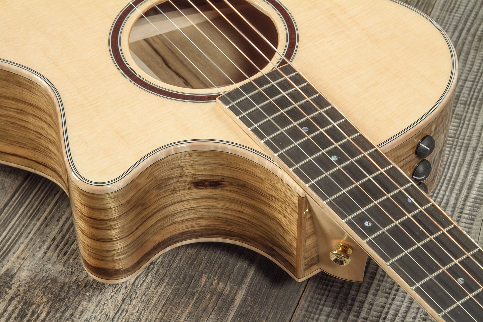Taylor Custom Shop Gc-e Grand Concert Cw Epicea Black Limba Eb Es2 #1211063097 - Natural - Folk-Gitarre - Variation 4