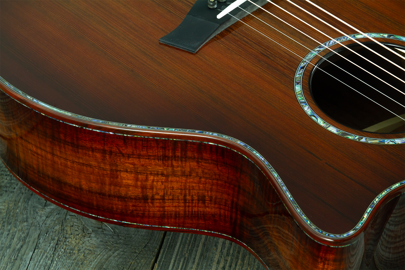 Taylor Custom Shop Grand Auditorium Cw Redwood / Koa Eb Es2 #1211143039 #1210103110 - Shaded Edgeburst - Folk-Gitarre - Variation 5