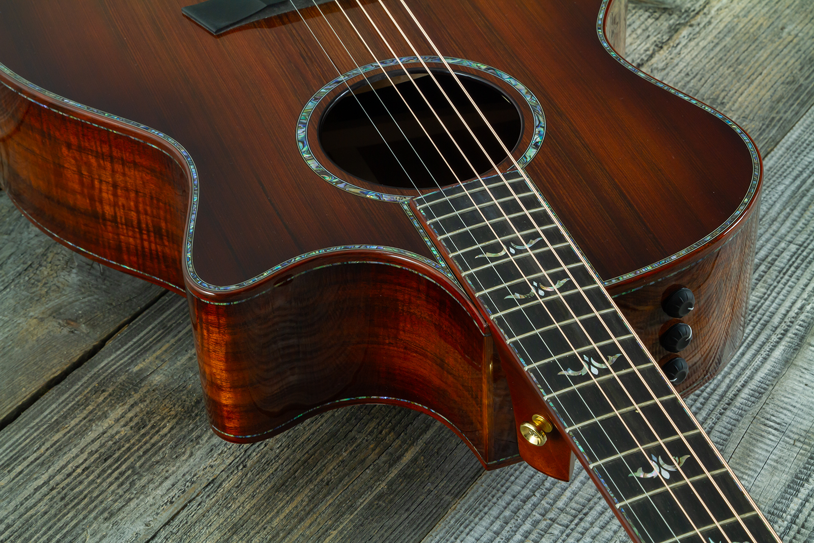 Taylor Custom Shop Grand Auditorium Cw Redwood / Koa Eb Es2 #1211143039 #1210103110 - Shaded Edgeburst - Folk-Gitarre - Variation 6