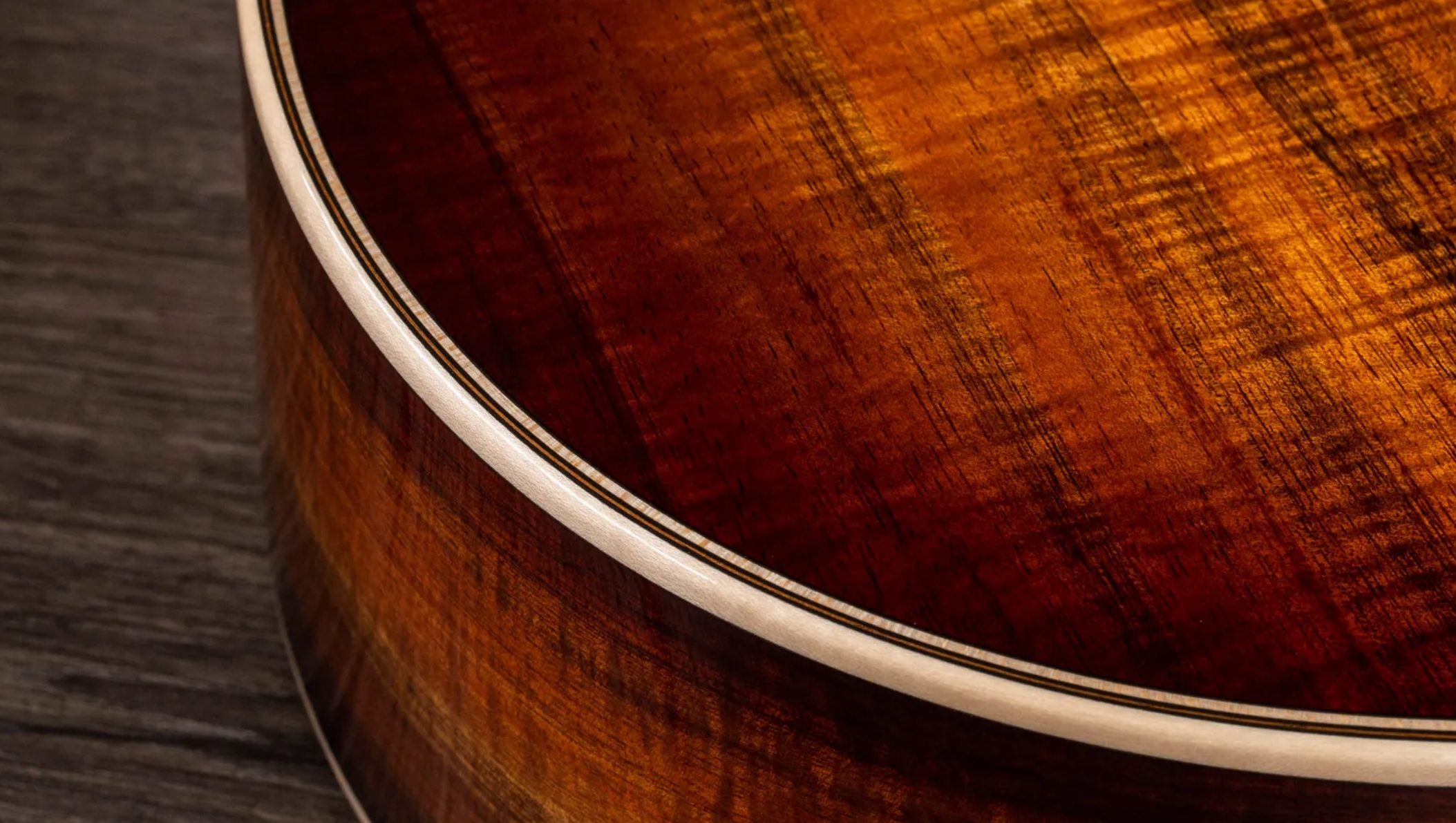 Taylor K22ce 12-fret Grand Concert Cw Shsc Tout Koa Eb Es2 - Dark Edgeburst - Folk-Gitarre - Variation 2