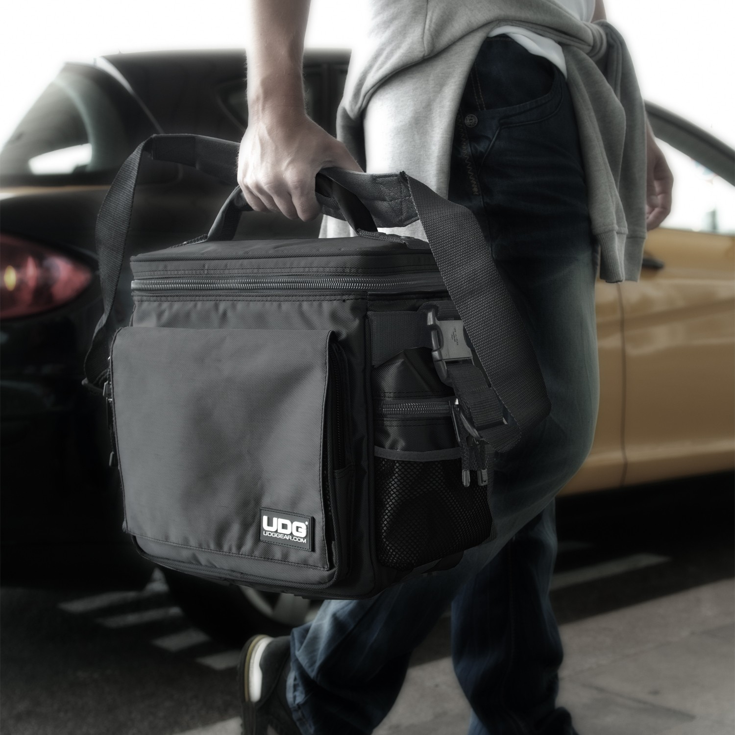 Udg Ultimate Slingbag Black Mk2 (without Cd Wallet 24) - DJ-Trolleytasche - Variation 2