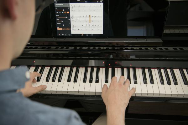 Yamaha Csp150 - Polished Ebony - Digitalpiano mit Stand - Variation 4