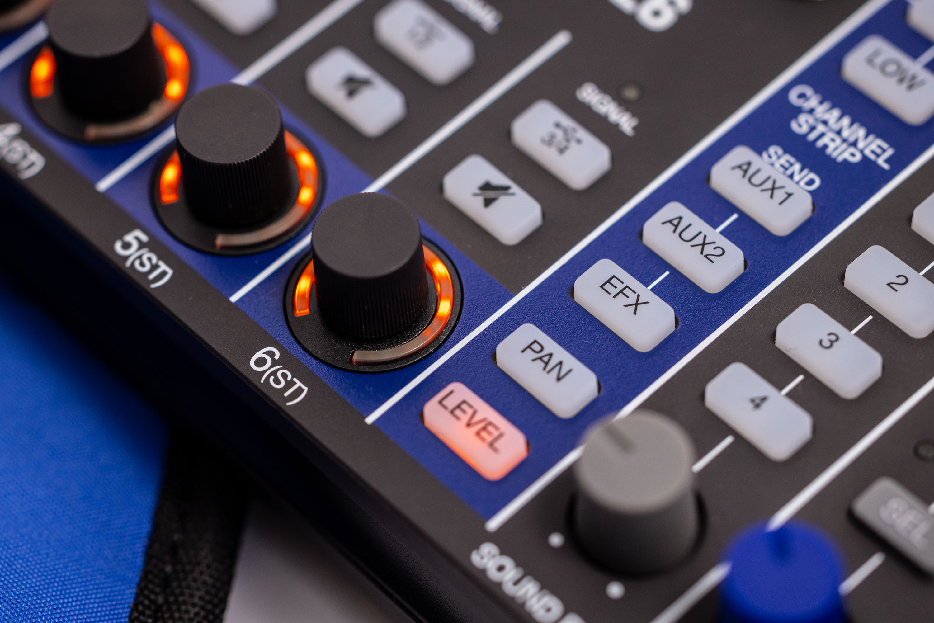 Zoom Livetrak L6 - Analoges Mischpult - Variation 9